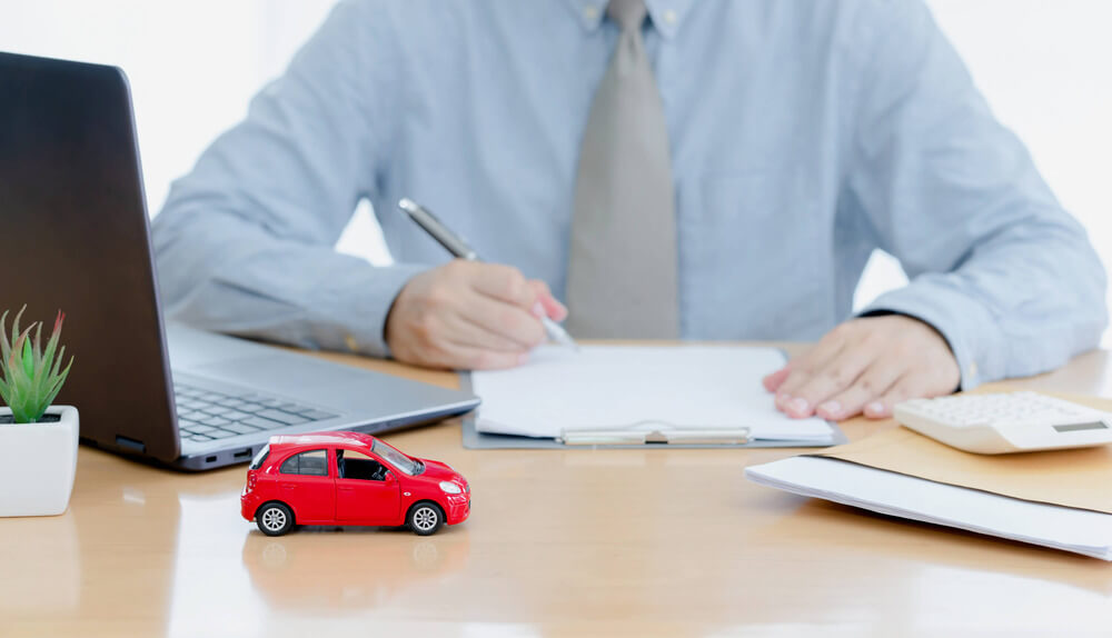 Om completand o cerere de certificat fiscal auto.